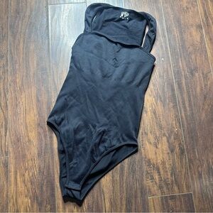 OQQ Black Ribbed Sleeveless Bodysuit